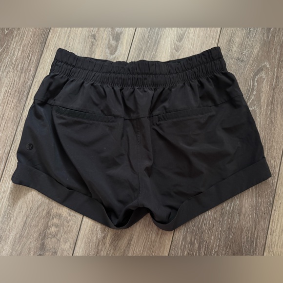 Black lululemon running shorts Size 8 - Picture 2 of 4